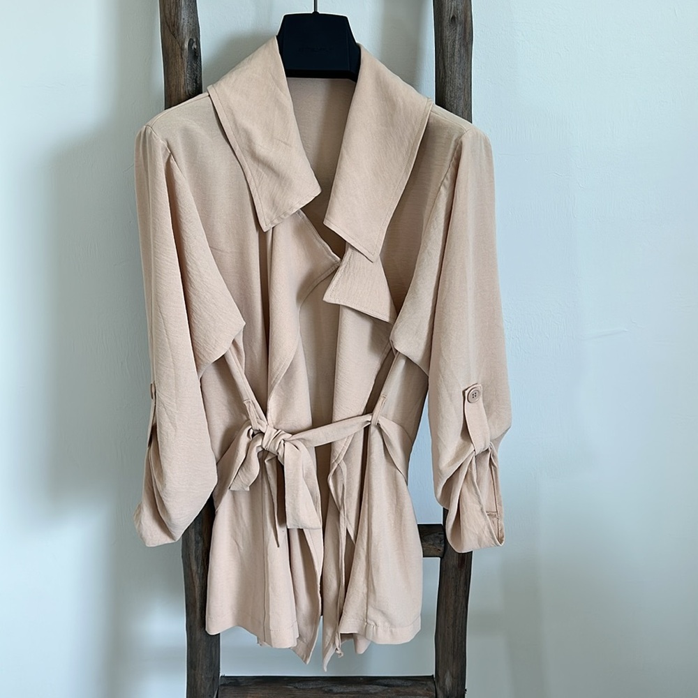 Elegant Cream Women's Top Trench Coat Lightweight Jacket M